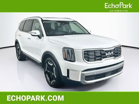 Used 2025 Kia Telluride S FWD image 1