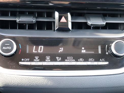 Used 2024 Toyota Corolla LE FWD image 31