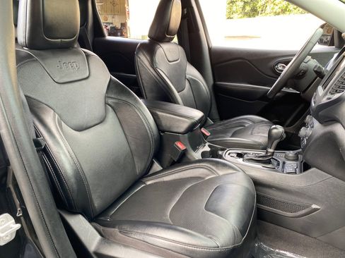 Used 2023 Jeep Cherokee Altitude Lux image 20