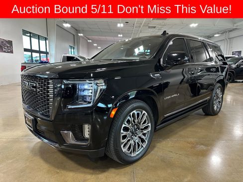 Used 2024 GMC Yukon Denali Ultimate AWD/4WD image 3