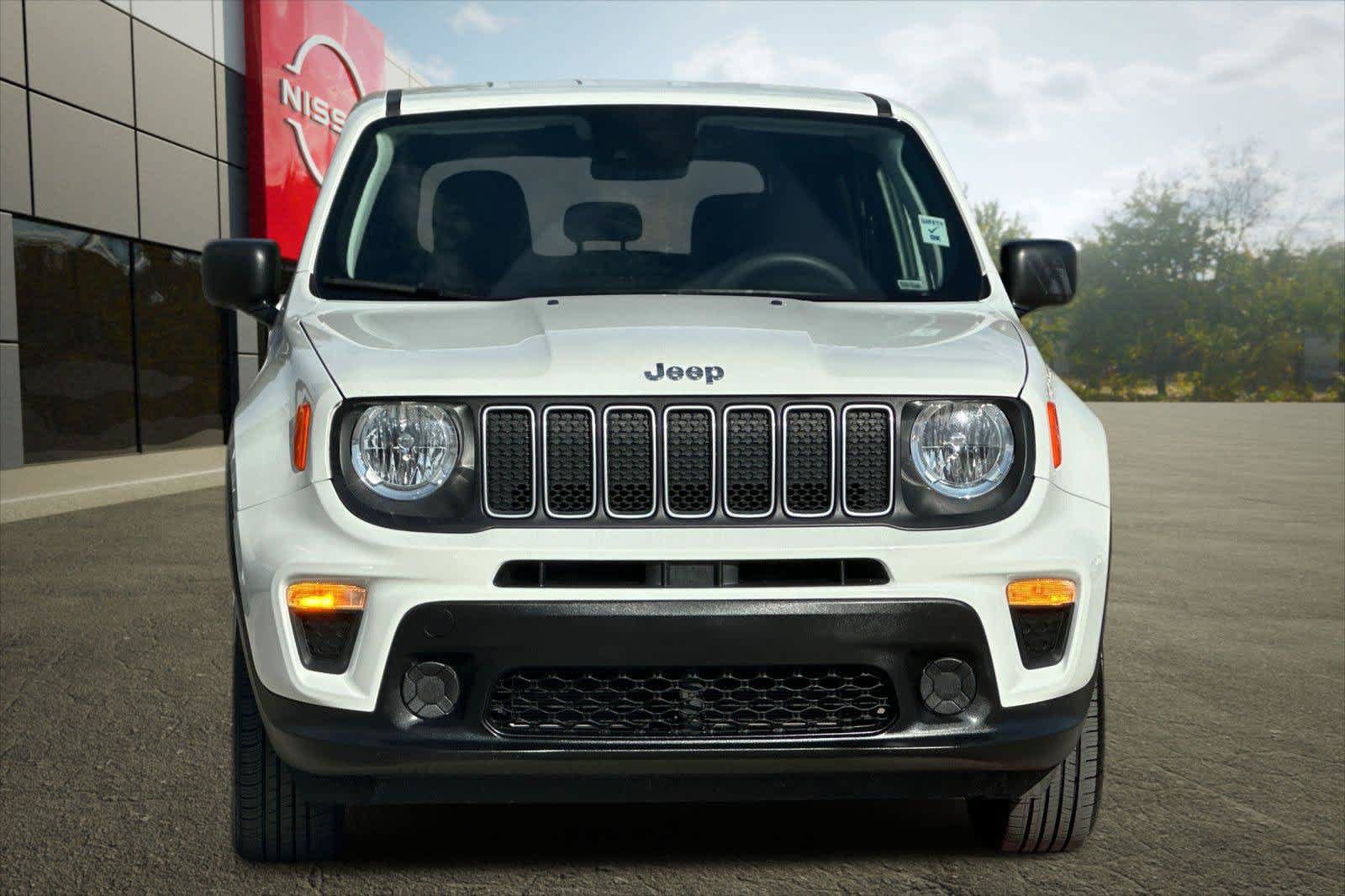 Used 2023 Jeep Renegade Latitude AWD/4WD image 10