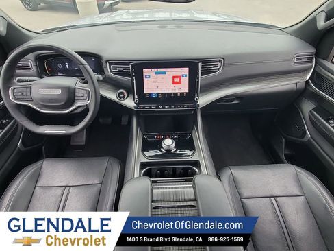 Used 2024 Jeep Wagoneer L Series II image 23