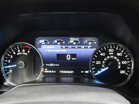 Used 2016 Ford F150 Platinum w/ Technology Package AWD/4WD image 12