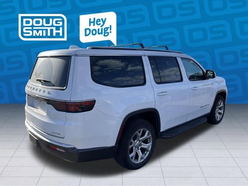 Used 2022 Jeep Wagoneer Series II AWD/4WD image 5