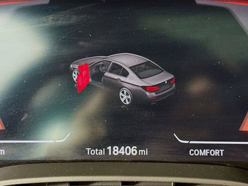 Used 2023 BMW 530i w/ Convenience Package image 12