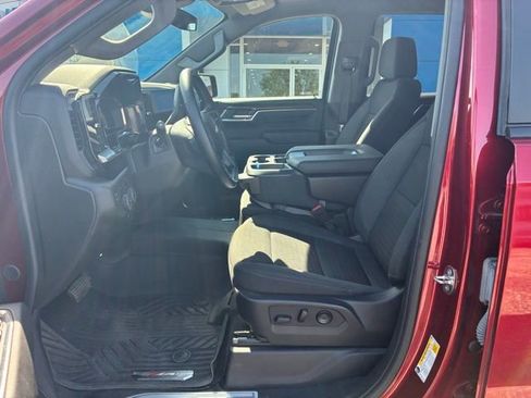 Used 2024 Chevrolet Silverado 1500 LT w/ Z71 Off-Road Package image 9