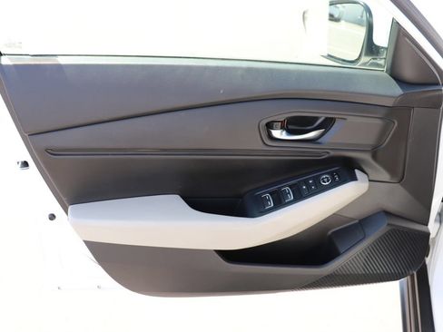 Used 2023 Honda Accord EX image 9