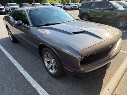 Used 2020 Dodge Challenger SXT RWD image 1