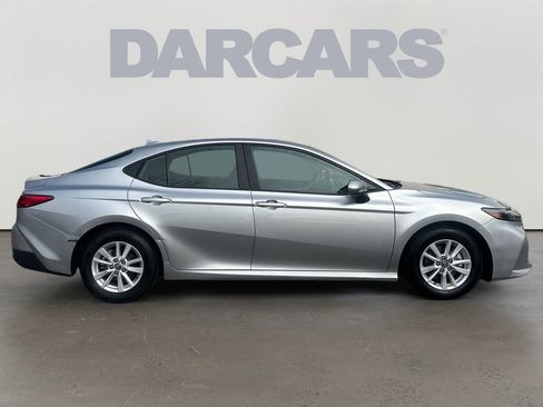 Used 2025 Toyota Camry LE FWD image 8