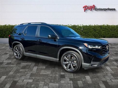 Used 2025 Honda Pilot Sport image 6