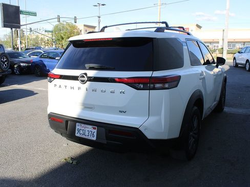 Used 2022 Nissan Pathfinder SV image 6
