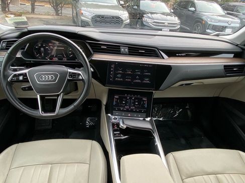 Used 2022 Audi e-tron Premium w/ Convenience Plus Package image 13