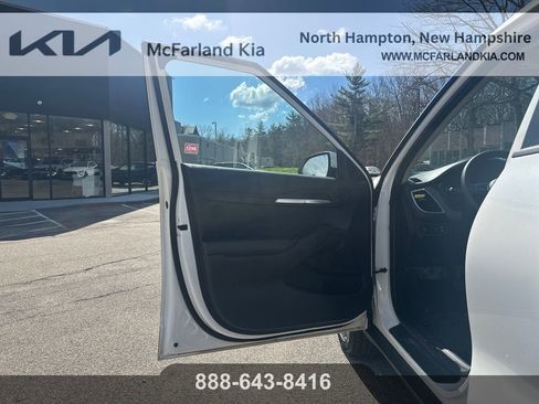 Used 2022 Kia Seltos LX AWD/4WD image 11