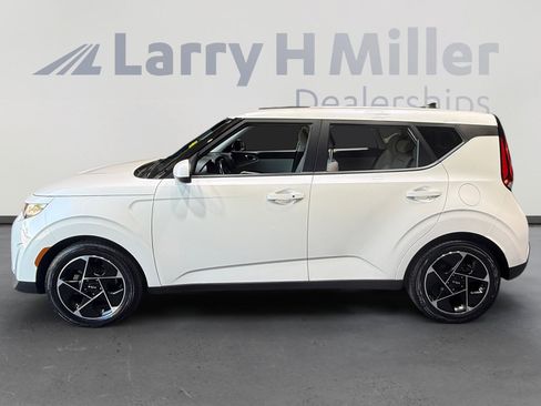 Used 2023 Kia Soul EX FWD image 2