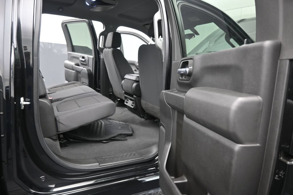 Used 2022 Chevrolet Silverado 2500 Custom w/ Custom Convenience Package AWD/4WD image 18