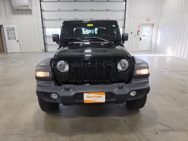 Used 2021 Jeep Gladiator Sport AWD/4WD image 3