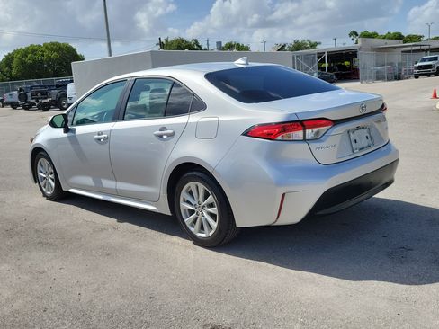 Used 2023 Toyota Corolla LE w/ LE Convenience Package FWD image 7