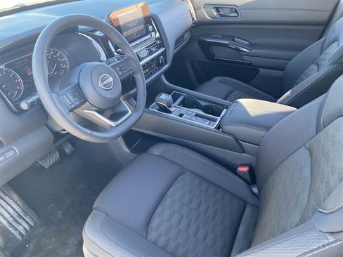 New 2025 Nissan Pathfinder SV w/ Black Appearance Package image 19