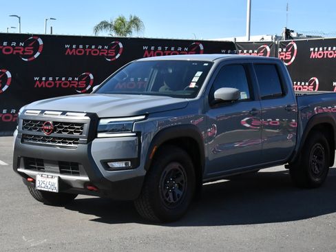 Used 2025 Nissan Frontier Pro-X w/ Pro Convenience Package image 3