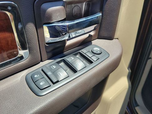 Used 2012 RAM 1500 Laramie RWD image 18