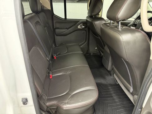 Used 2011 Nissan Frontier PRO-4X w/ Pro-4x Luxury Pkg AWD/4WD image 9
