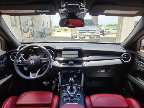 Used 2022 Alfa Romeo Stelvio Sprint RWD image 13