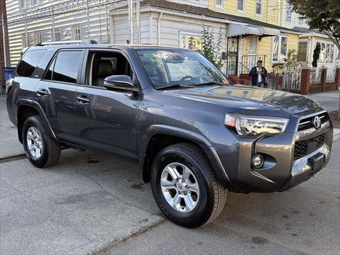 Certified 2023 Toyota 4Runner SR5 Premium image 6