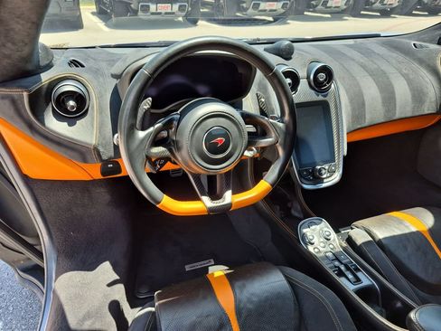 Used 2018 McLaren 570S Spider RWD image 33