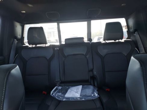 New 2026 RAM 1500 Laramie AWD/4WD image 13