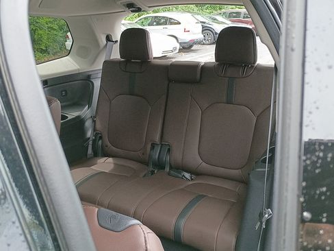 Used 2025 Honda Pilot Elite image 14