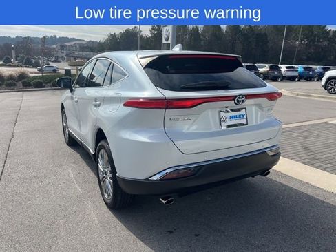 Used 2024 Toyota Venza Limited image 8