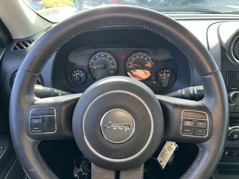 Used 2016 Jeep Patriot High Altitude image 16