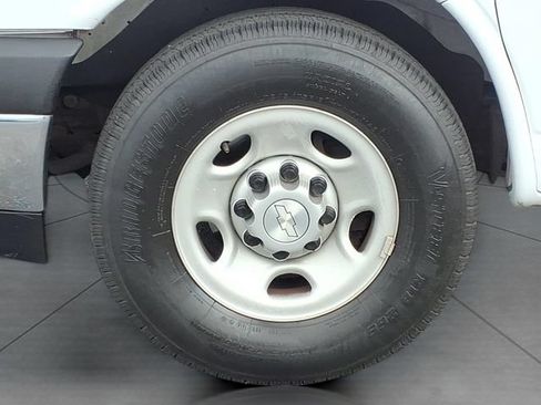 Used 2019 Chevrolet Express 3500 w/ Power Convenience Package RWD image 15