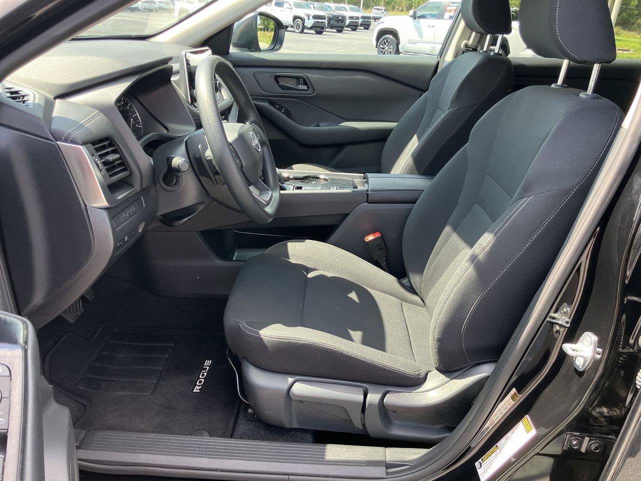 Used 2026 Nissan Rogue S FWD image 12