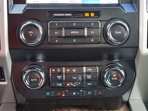 Used 2019 Ford F250 Lariat w/ Lariat Value Package image 20