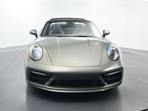 Used 2021 Porsche 911 Targa 4S w/ Sportdesign Package image 18