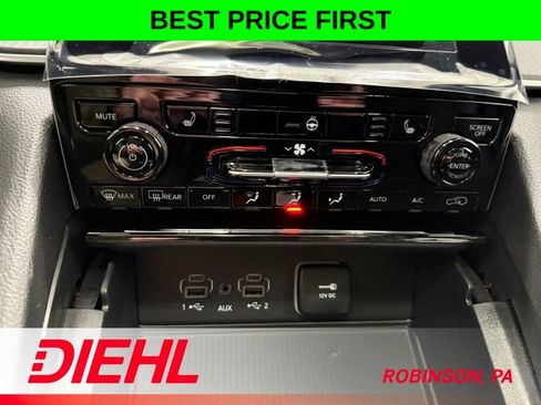 New 2025 Jeep Grand Cherokee Altitude image 30