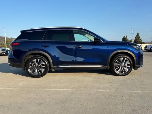 Certified 2026 INFINITI QX60 Luxe w/ Cargo Package FWD image 2