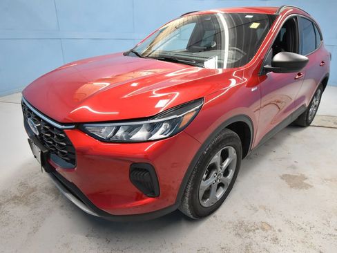 Used 2025 Ford Escape ST-Line w/ Cold Weather Package AWD/4WD image 31