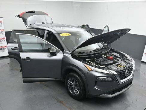 Used 2023 Nissan Rogue S image 41