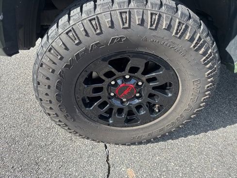 Used 2021 Toyota Tacoma TRD Sport w/ Technology Package image 8