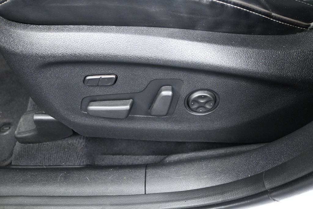Used 2016 Kia Sorento SX w/ SXL Technology Package AWD/4WD image 12