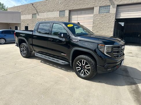 Used 2024 GMC Sierra 1500 AT4 w/ Technology Package AWD/4WD image 30