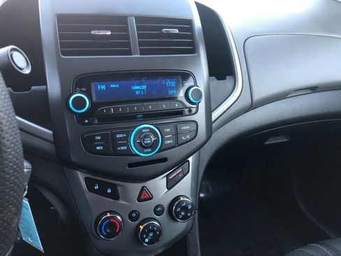 Used 2014 Chevrolet Sonic LT image 13
