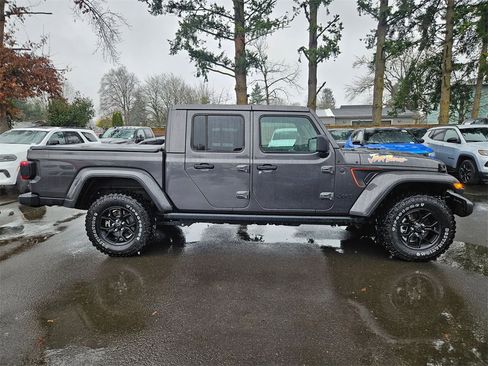 Certified 2024 Jeep Gladiator Sport image 8