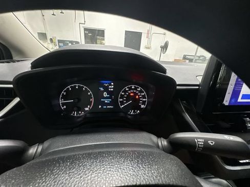 Used 2025 Toyota Corolla LE FWD image 14