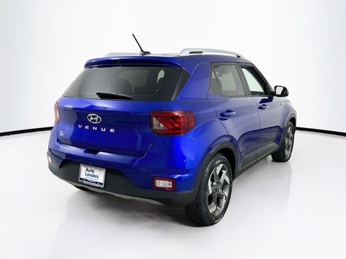 Used 2023 Hyundai Venue Limited FWD image 5