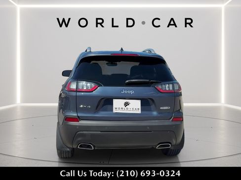 Used 2020 Jeep Cherokee Latitude Plus w/ Cold Weather Group AWD/4WD image 4