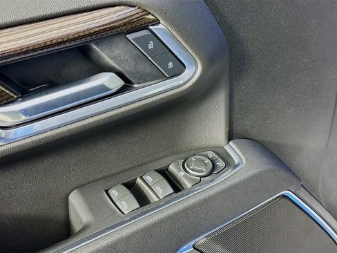 Used 2025 Chevrolet Silverado 1500 LT AWD/4WD image 19