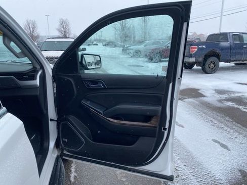 Used 2017 Chevrolet Suburban LT image 33